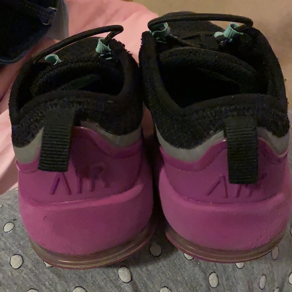 Nike air sneakers 👟 - Picture 3 of 3